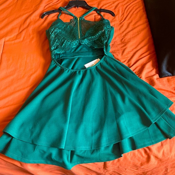 NWT Green Honey and Rosie Dress- Junior Large - Picture 2 of 3